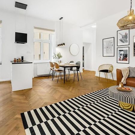 Stylovy Apartman V Centre Mesta ブラチスラヴァ エクステリア 写真
