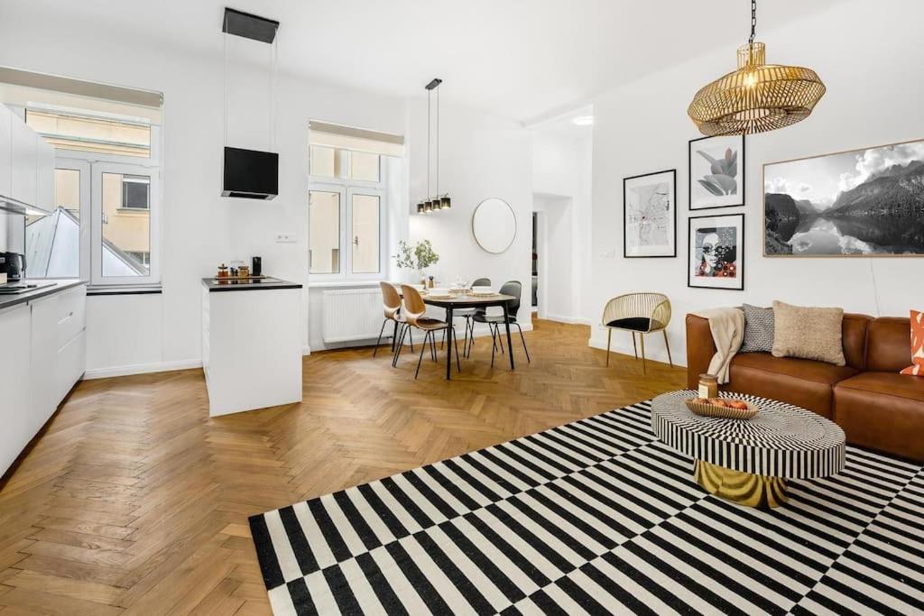 Stylovy Apartman V Centre Mesta ブラチスラヴァ エクステリア 写真