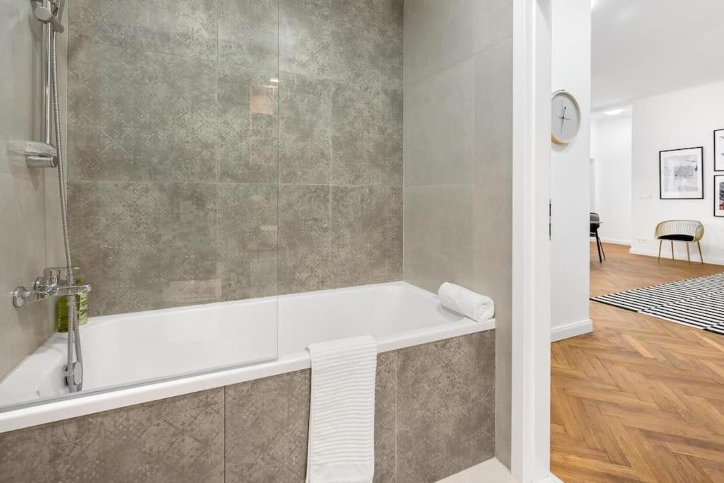 Stylovy Apartman V Centre Mesta ブラチスラヴァ エクステリア 写真