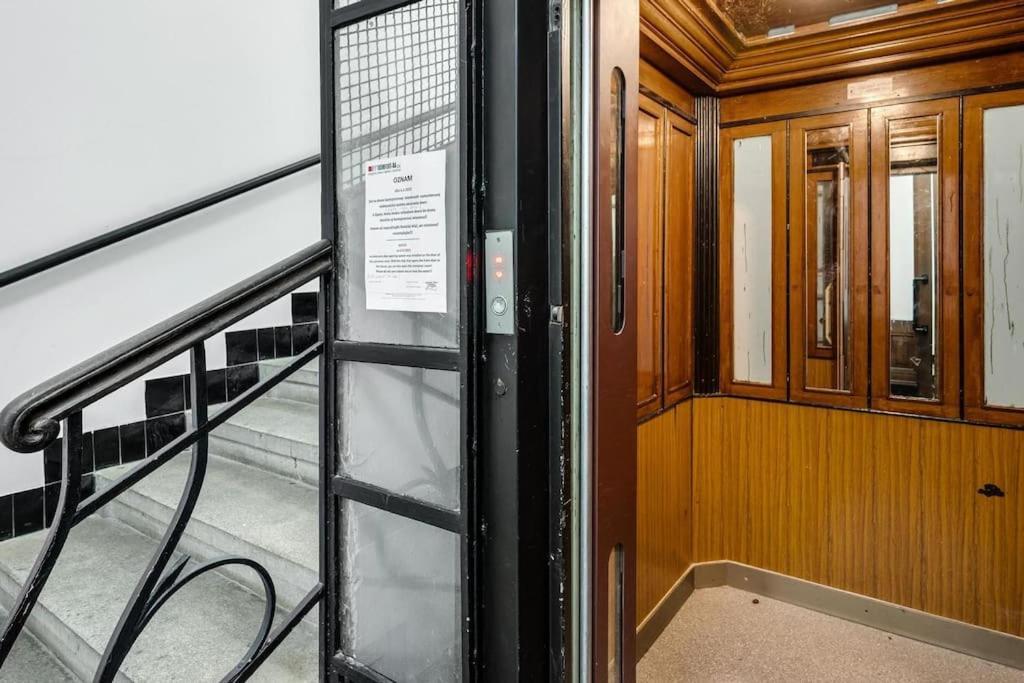 Stylovy Apartman V Centre Mesta ブラチスラヴァ エクステリア 写真